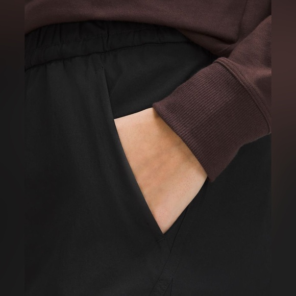 Lululemon Cinchable Waist High-Rise Woven Short 3.5" - Picture 3 of 11